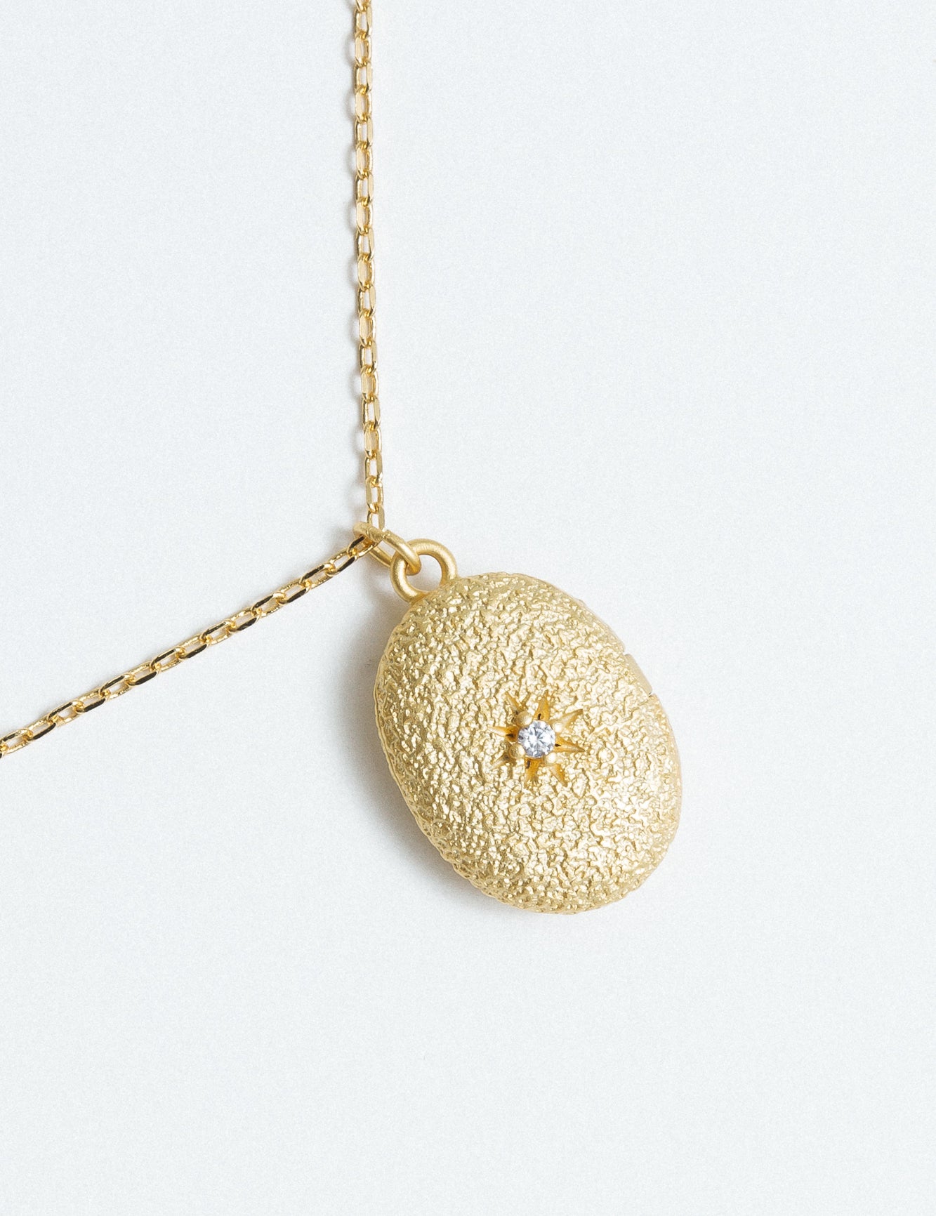 CÂPÂ Locket Necklace